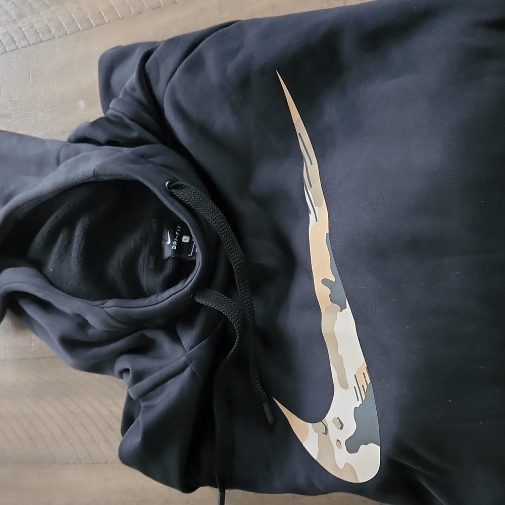 Nike dri fit men's large pull over hoodie